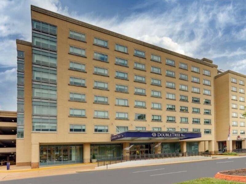 Hotel Doubletree By Hilton Forest Park 4*