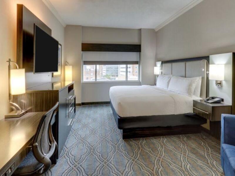 Doubletree By Hilton Forest Park 4*