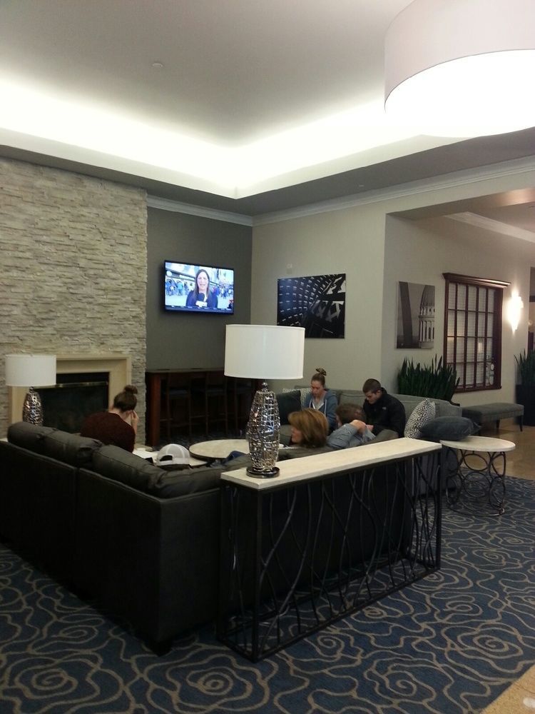 Doubletree By Hilton Forest Park