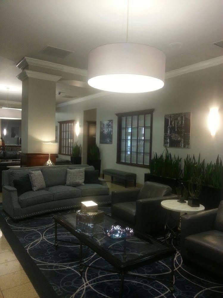 Doubletree By Hilton Forest Park Saint Louis