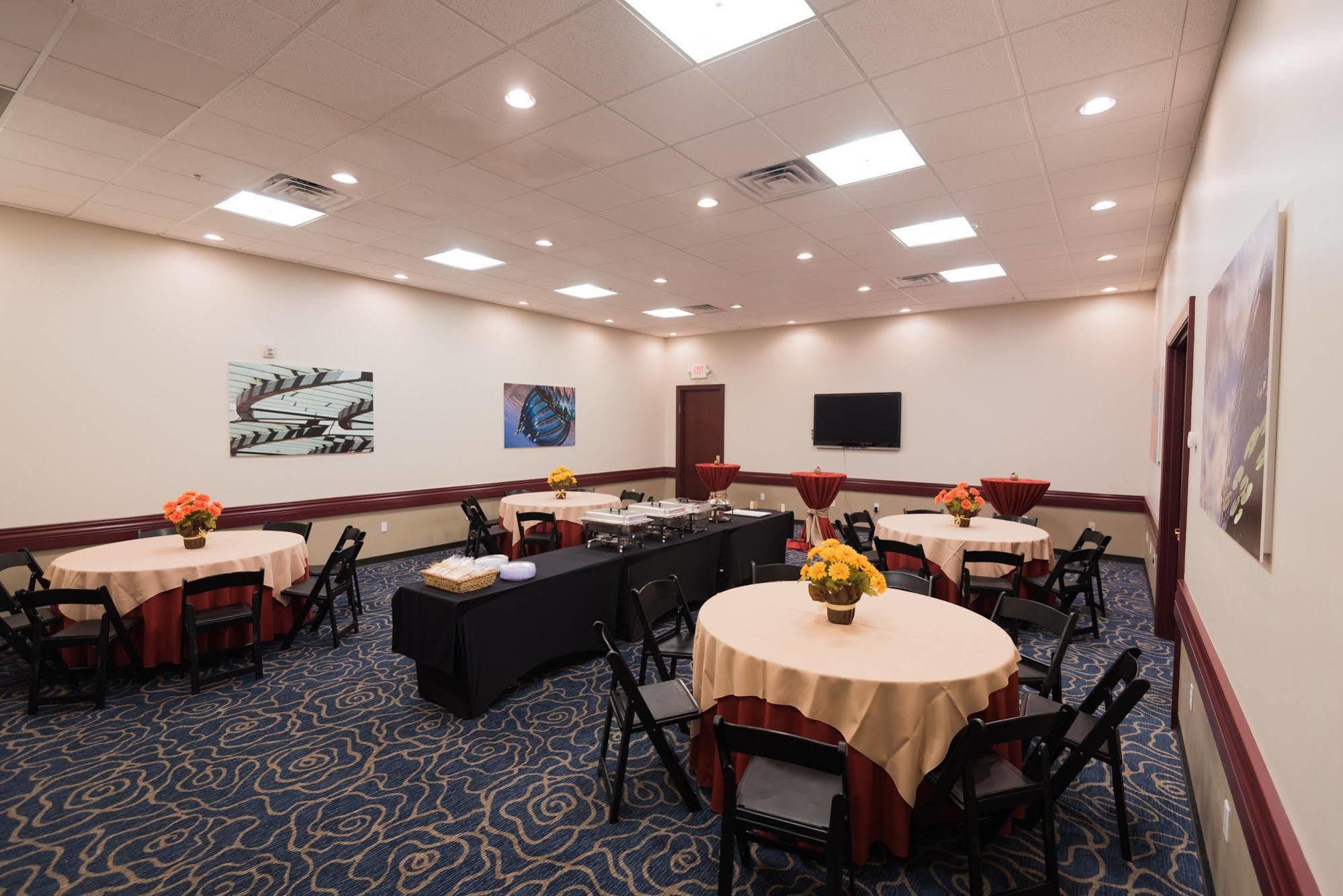 Doubletree By Hilton Forest Park Saint Louis